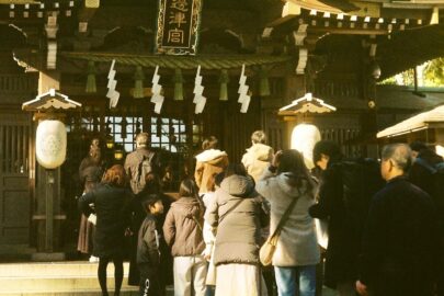 年末の江ノ島神社参拝の様子を撮影した写真